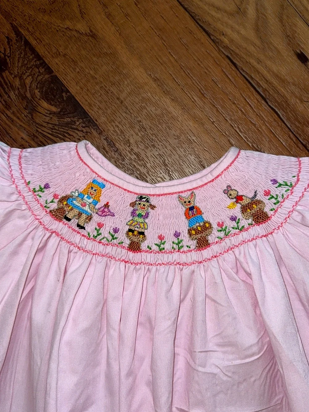 Pristine Buttons N Bows Alice in Wonderland Hand Smocked Bishop Dress  5 Pink